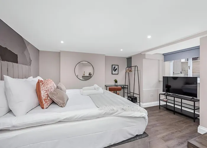 Cozy Studio Perfect Blend Of Style & Convenience