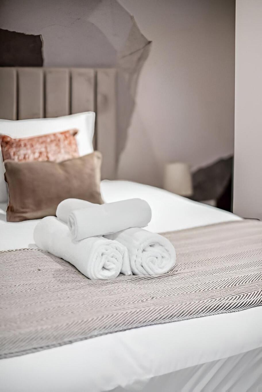 Cozy Perfect Blend Of Style & Convenience *