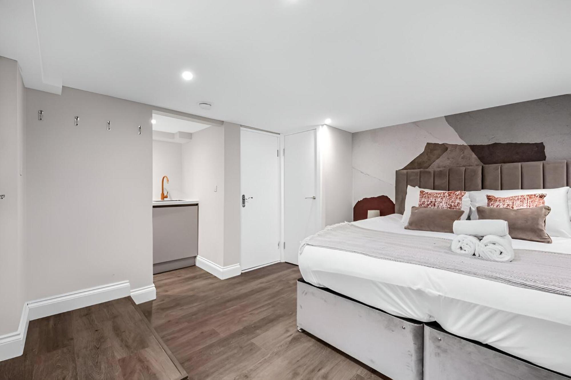 Cozy Perfect Blend Of Style & Convenience Londra